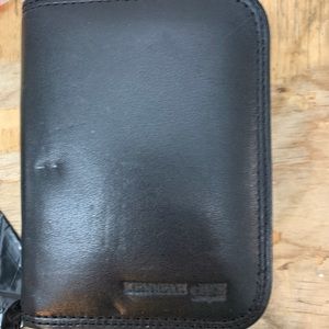 Kenneth Cole zippered manicure set